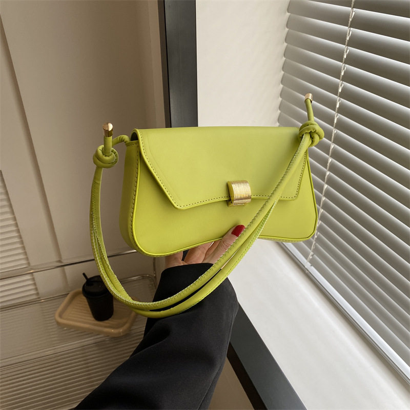 Bag Girl 2025 New Style fashionable commuter bag, versatile single-shoulder crossbody bag, high-end baguette bag, commuter underarm bag full figure