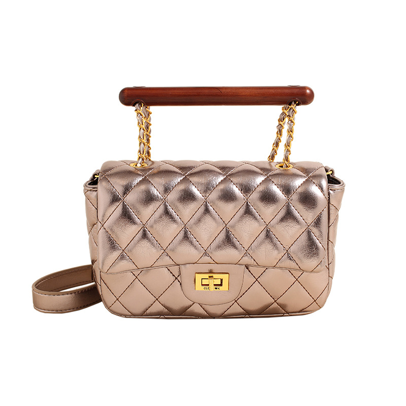 Large-capacity women's 2024 new stylish diamond-shaped chain crossbody bag, retro and versatile single-shoulder tote wandering bag Item Picture