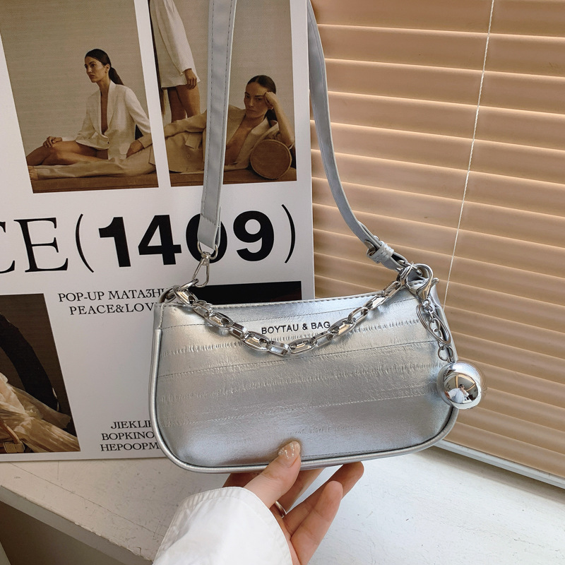 The stylish lettered small bag for women in 2024 is a new summer, stylish and trendy crossbody bag for single shoulder and underarm full figure