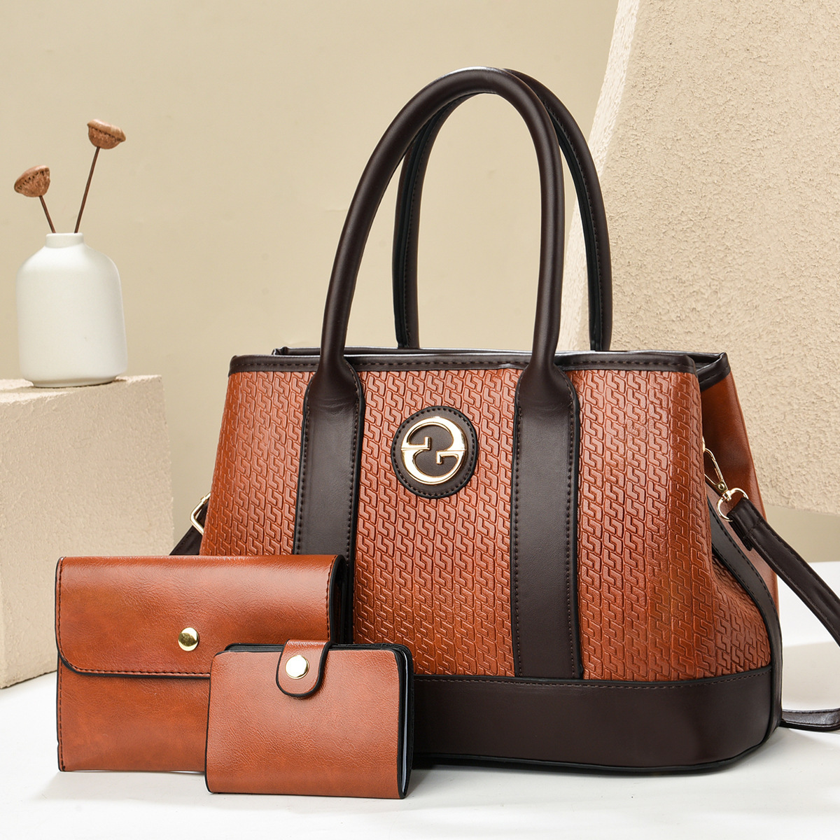The 2025 new high-appearance-level embossed and patterned high-end three-piece design single-shoulder bag is a versatile cross-border women's bag Specification drawing
