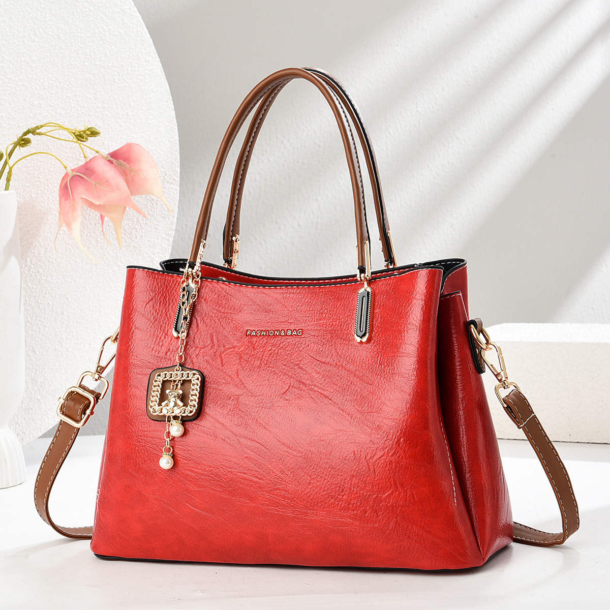 This retro new women's bag is fashionable, versatile, casual, trendy, high-end, single-shoulder, crossbody, large-capacity, and simple full figure