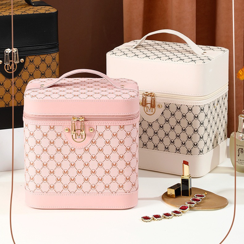 Wholesale cosmetic boxes, large-capacity cosmetic and skin care products, jewelry storage boxes, women's portable multi-functional hand-held toolboxes Application Scenario
