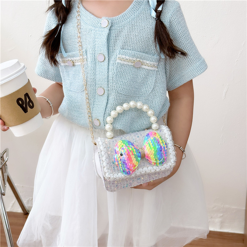 2024 New children's bags, Pearl travel handcrafted bags, girls' princess bags, little girls' fashionable single-shoulder handbags Application Scenario