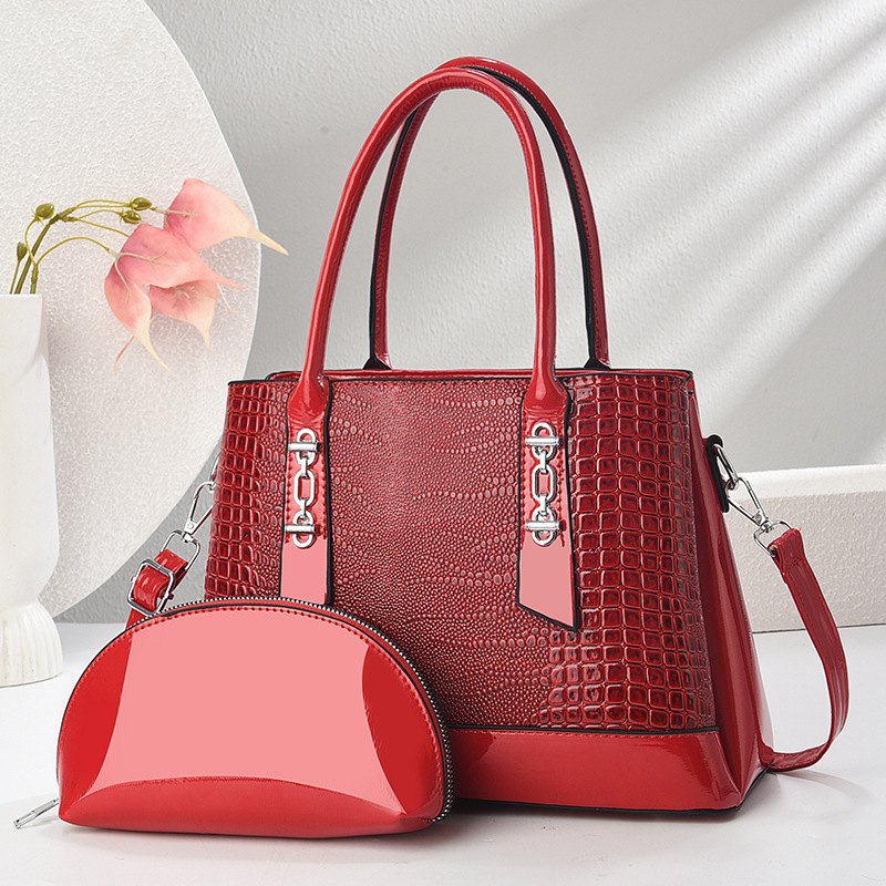 The new style of fashionable and versatile bags in 2022, the elegant large-capacity hand-held shoulder bag for women, has become a huge hit in foreign trade Application Scenario