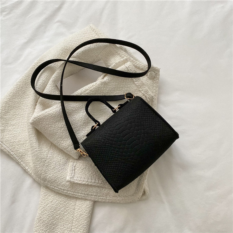 Solid color crocodile pattern casual bag for women 2023 new Korean style trendy fashion single-shoulder bag, hand-held crossbody small square bag details Picture