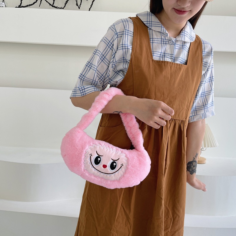 New cartoon children's hand-held bag for girls, 2024, cute doll, underarm loose change storage bag, claw machine doll, exchange price Specification drawing