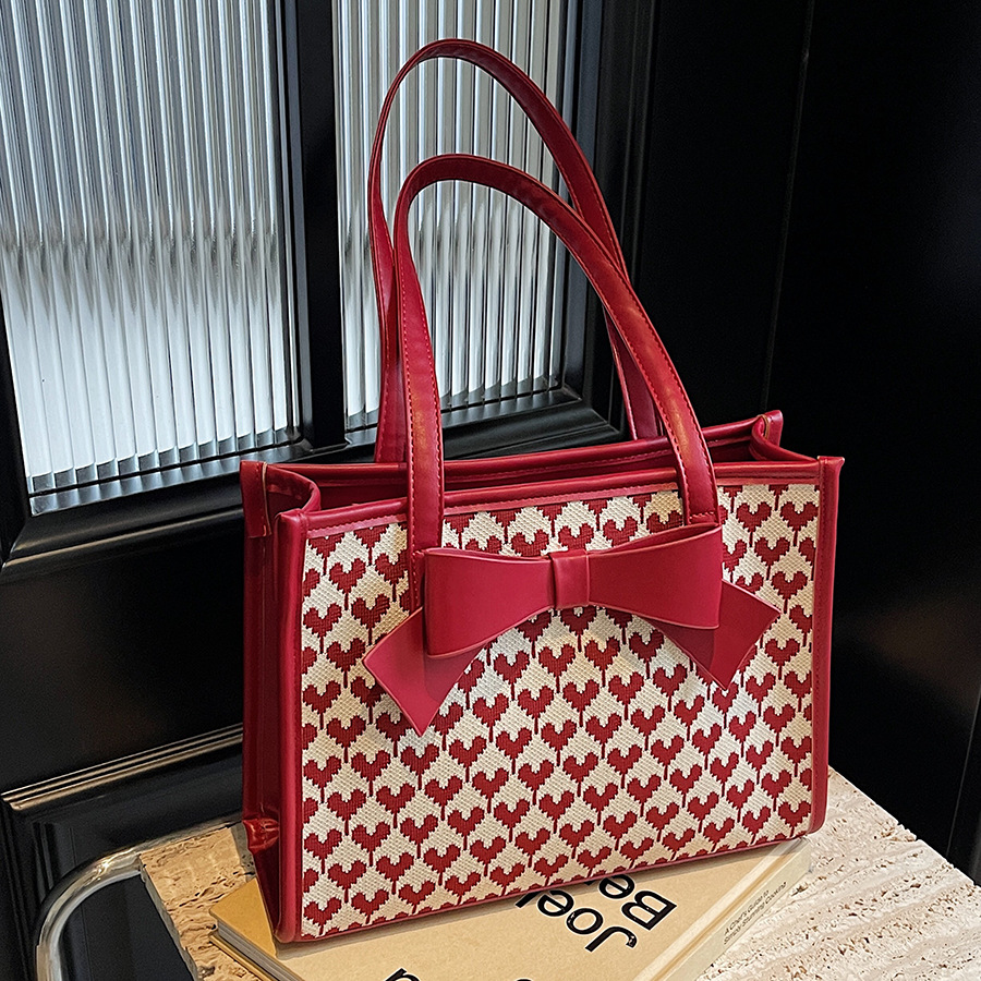 A new 2024 high-end, large-capacity hand-held bridal bag, wedding bag and tote bag for women full figure