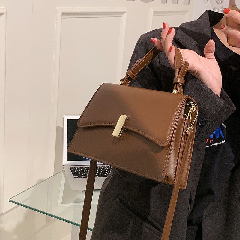 French niche, fashionable and stylish hand-held small square bag, a popular 2025 new spring women's single-shoulder crossbody underarm bag Specification drawing