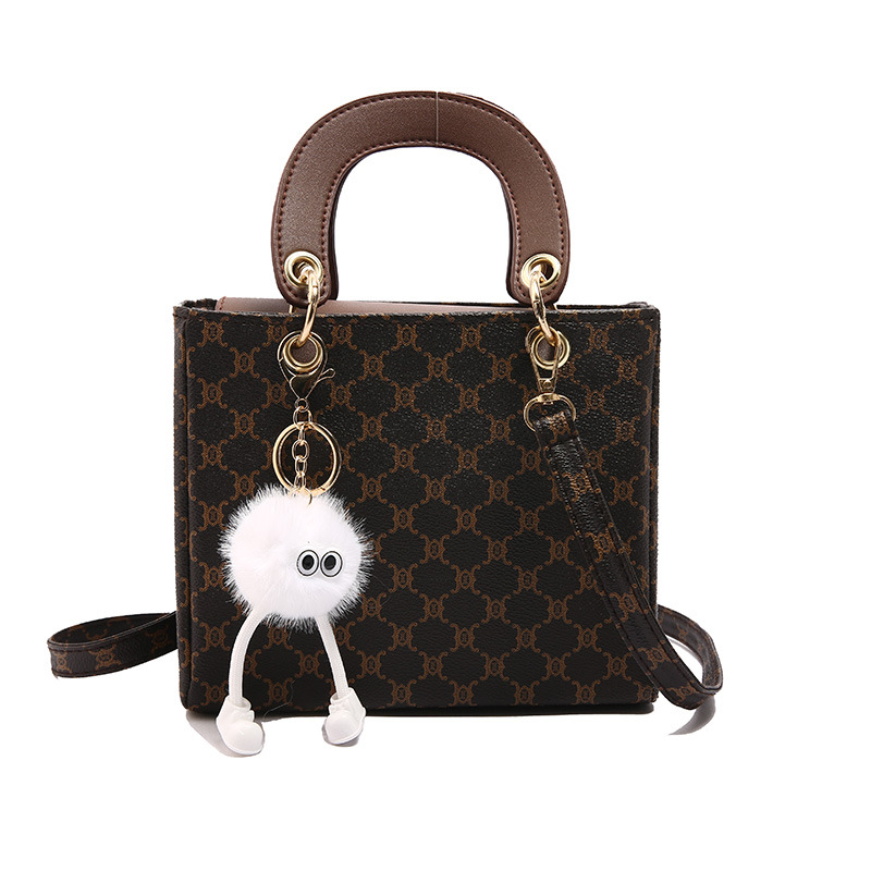 This is a trendy, cute and fashionable tote bag with a niche design for the autumn of 2024 Item Picture