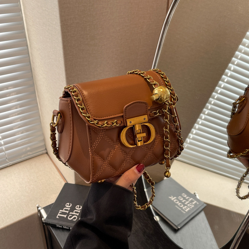 A new 2024 Korean high-end style women's stylish diamond-shaped chain small square bag, a niche and versatile single-shoulder crossbody bag Specification drawing