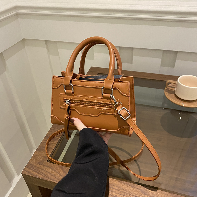 Korean-style Instagram casual and elegant handbag, trendy and stylish texture retro bag, women's bag, single-shoulder crossbody small square bag full figure