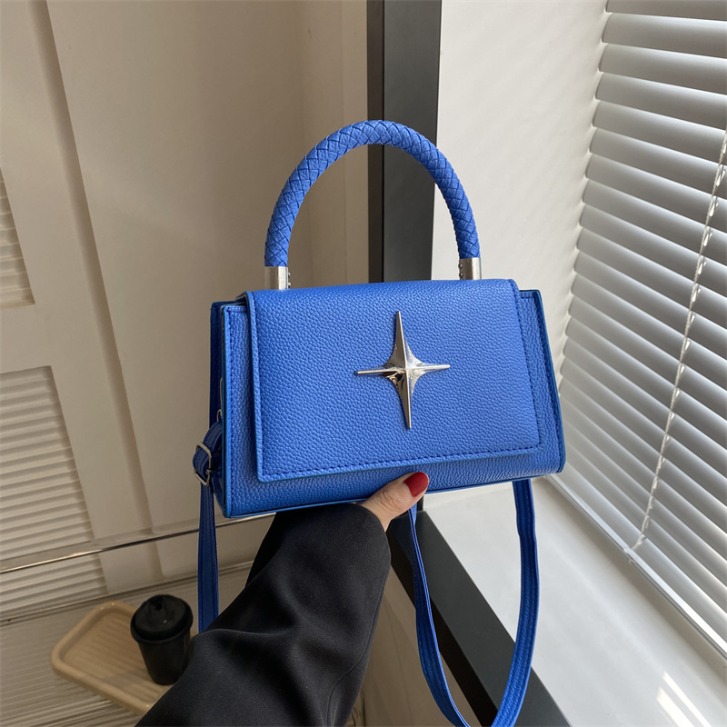 This 2023 new trendy and stylish hand-held small square bag for women is simple and casual. It is a single-shoulder crossbody bag full figure