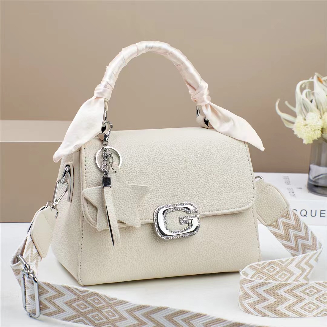 Niche design girls' bags, cross-border handbags, sweet girls' bags, this year's new single-shoulder trendy small square bag Specification drawing