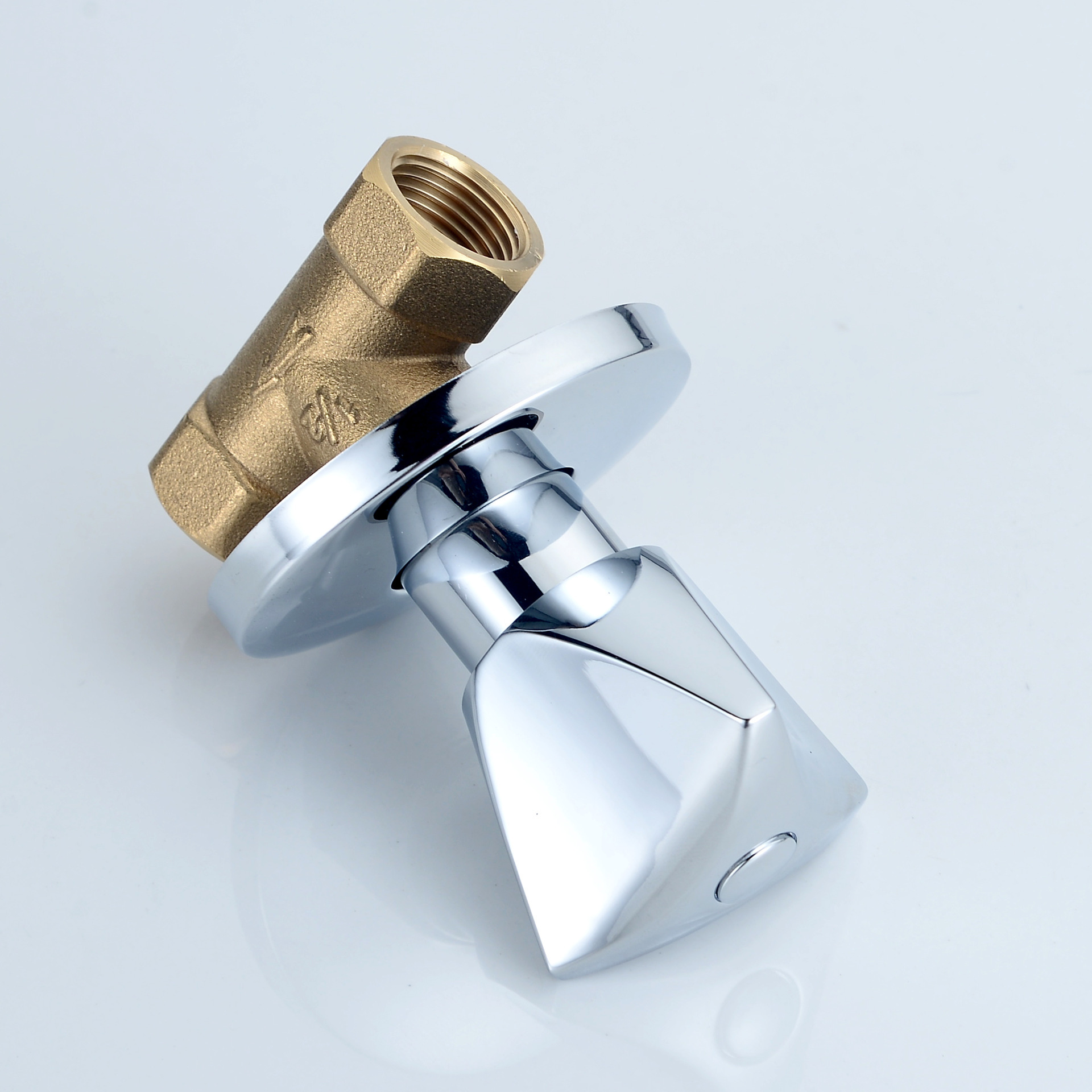 Cross-border copper concealed valve, 4-point concealed switch, bathhouse showerhead valve, 1/2 stop valve, quick-opening solar mixing valve Specification drawing