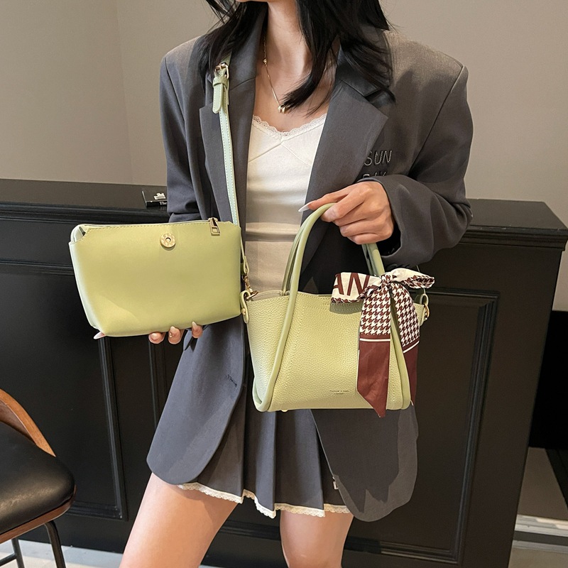 High-end lychee pattern bucket bag for women, 2025 new trendy and versatile crossbody bag, casual hand-carry mother and child bucket bag details Picture
