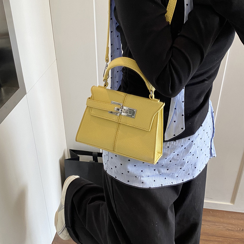 Cross-border retro lychee pattern hand-held small square bag 2025 new style simple and versatile shoulder bag patchwork stylish crossbody bag Application Scenario