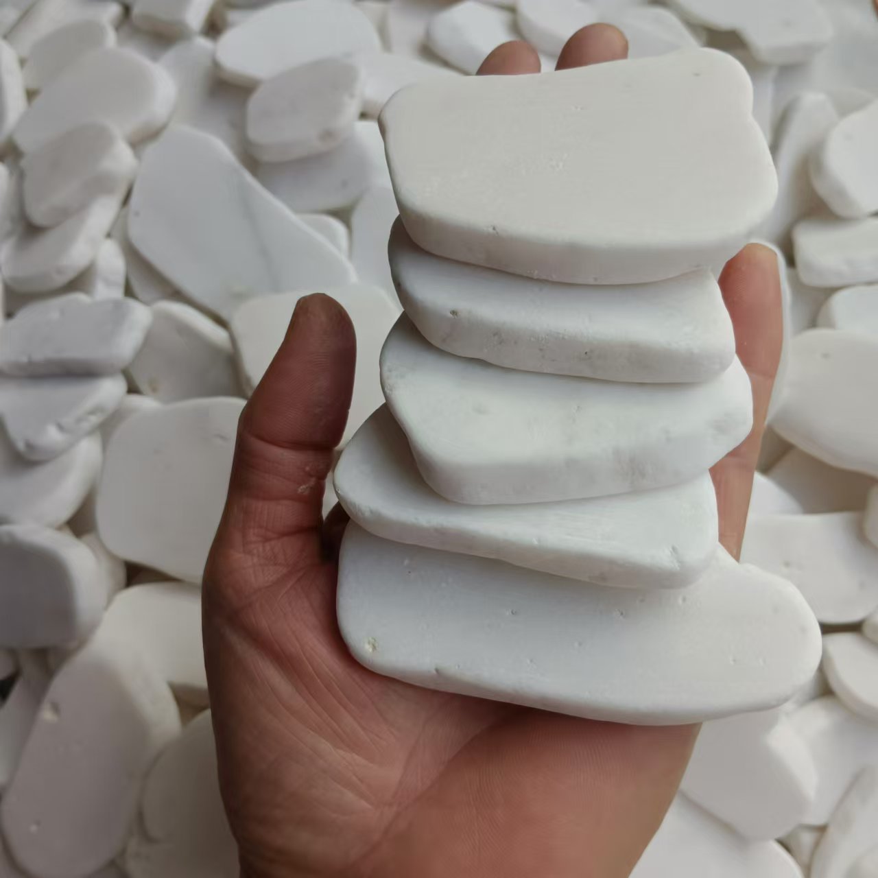 DIY creative painting stones, artificial slices of irregular white painting stones, flat stones details Picture