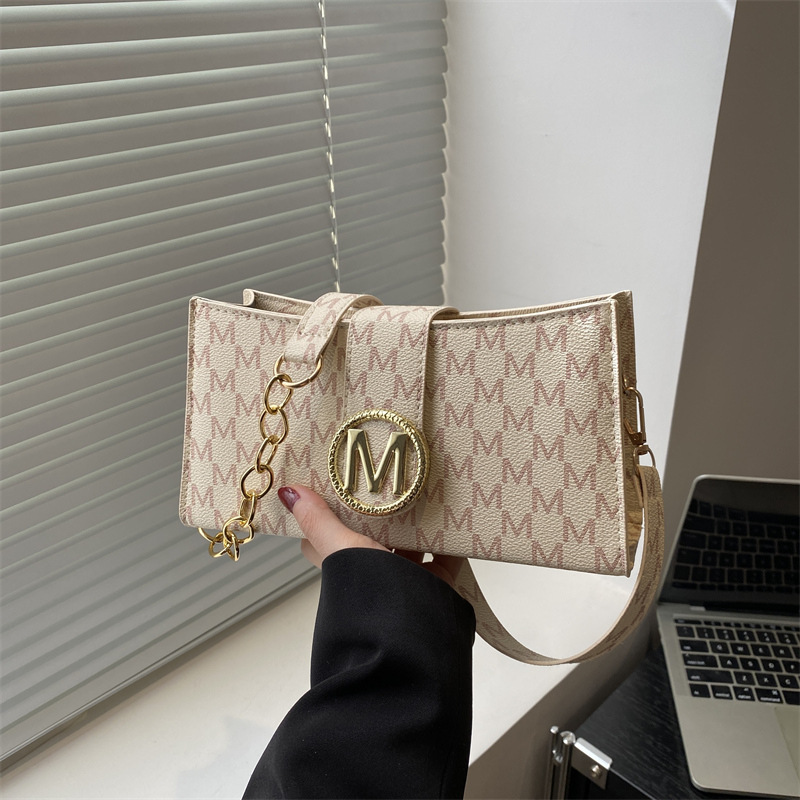 French niche underarm bag for women 2025 Spring/Summer new simple crossbody bag, retro and fashionable women's single-shoulder bag full figure