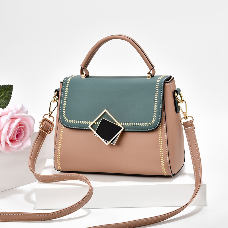 Factory direct sales of 2022 new fashionable hand-held women's bags, simple Korean-style single-shoulder crossbody bags, one-piece consignment Application Scenario