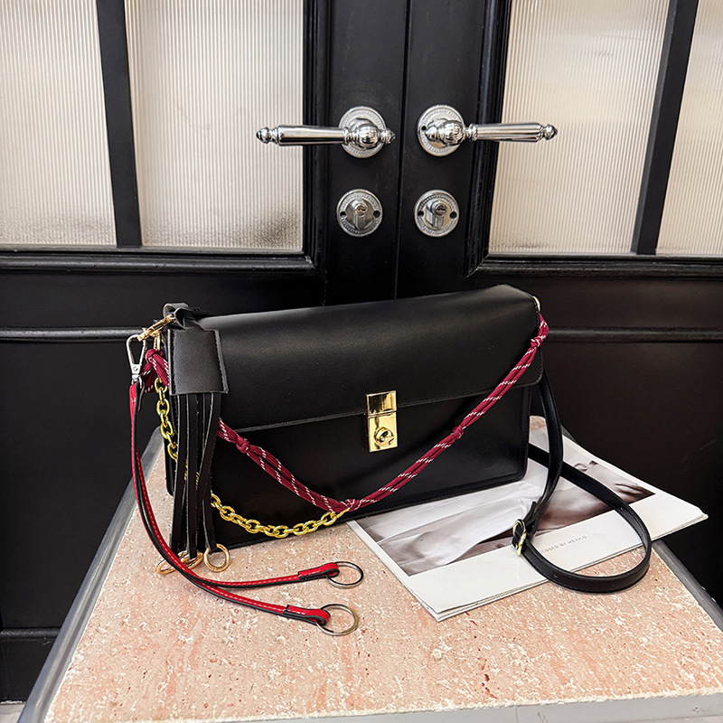 High-end underarm lock small square bag 2025 new trendy and niche design, fashionable, casual and versatile single-shoulder crossbody bag Specification drawing