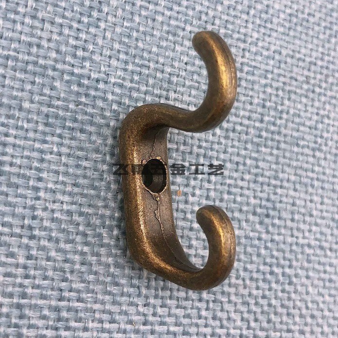 Alloy small hooks, S-hooks, mini coat hooks, accessories, single and double hooks, retro door rear hooks, small single hooks enough Application Scenario