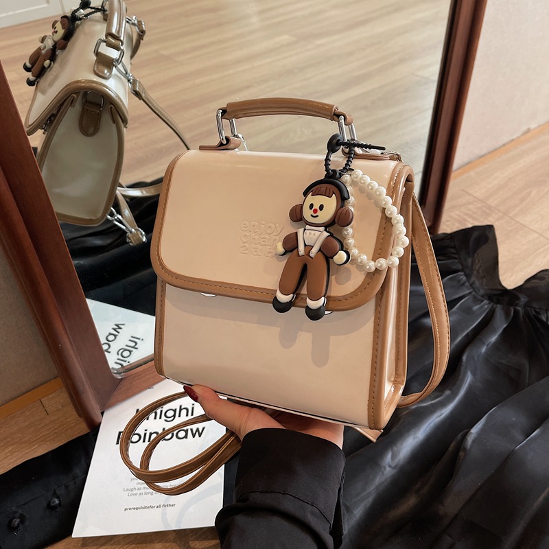 This handbag features a stylish and textured Japanese and Korean style. It's a new 2024 trendy Instagram backpack for women, casual bags, and simple backpacks full figure