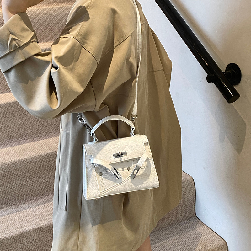The new 2024 trendy and fashionable crossbody bag, hand-held small square bag and Kelly bag, are all versatile for women in autumn details Picture