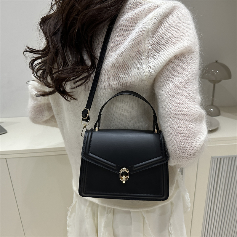 A new solid-color ladies' fresh, large-capacity, summer-quality, single-shoulder, crossbody and hand-carry small square bag from 2025 Specification drawing