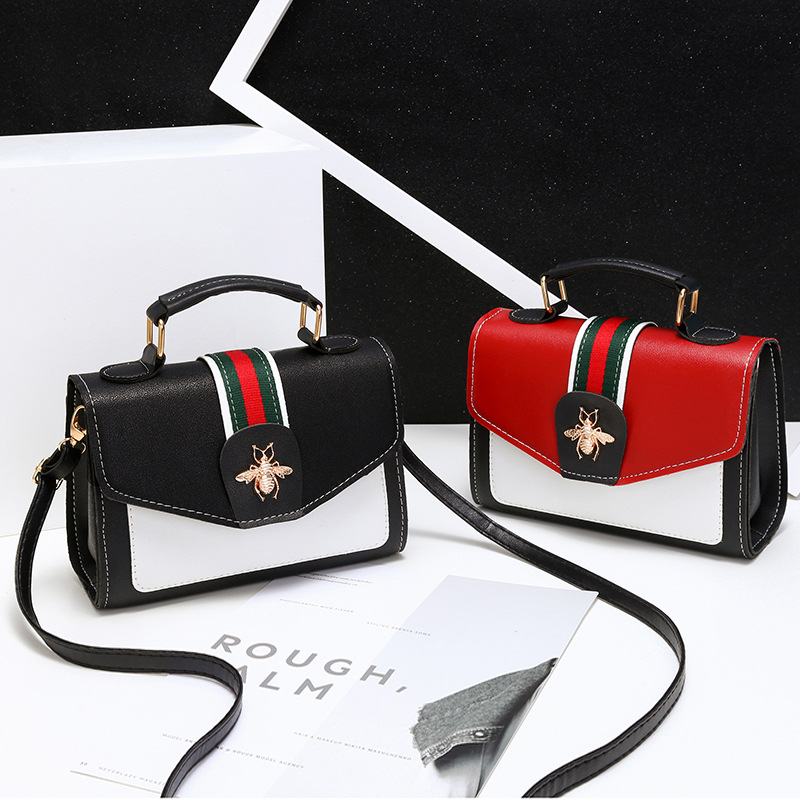 The 2022 new Korean-style fresh and fashionable single-shoulder bag and student crossbody bag with contrasting colors from Bee details Picture