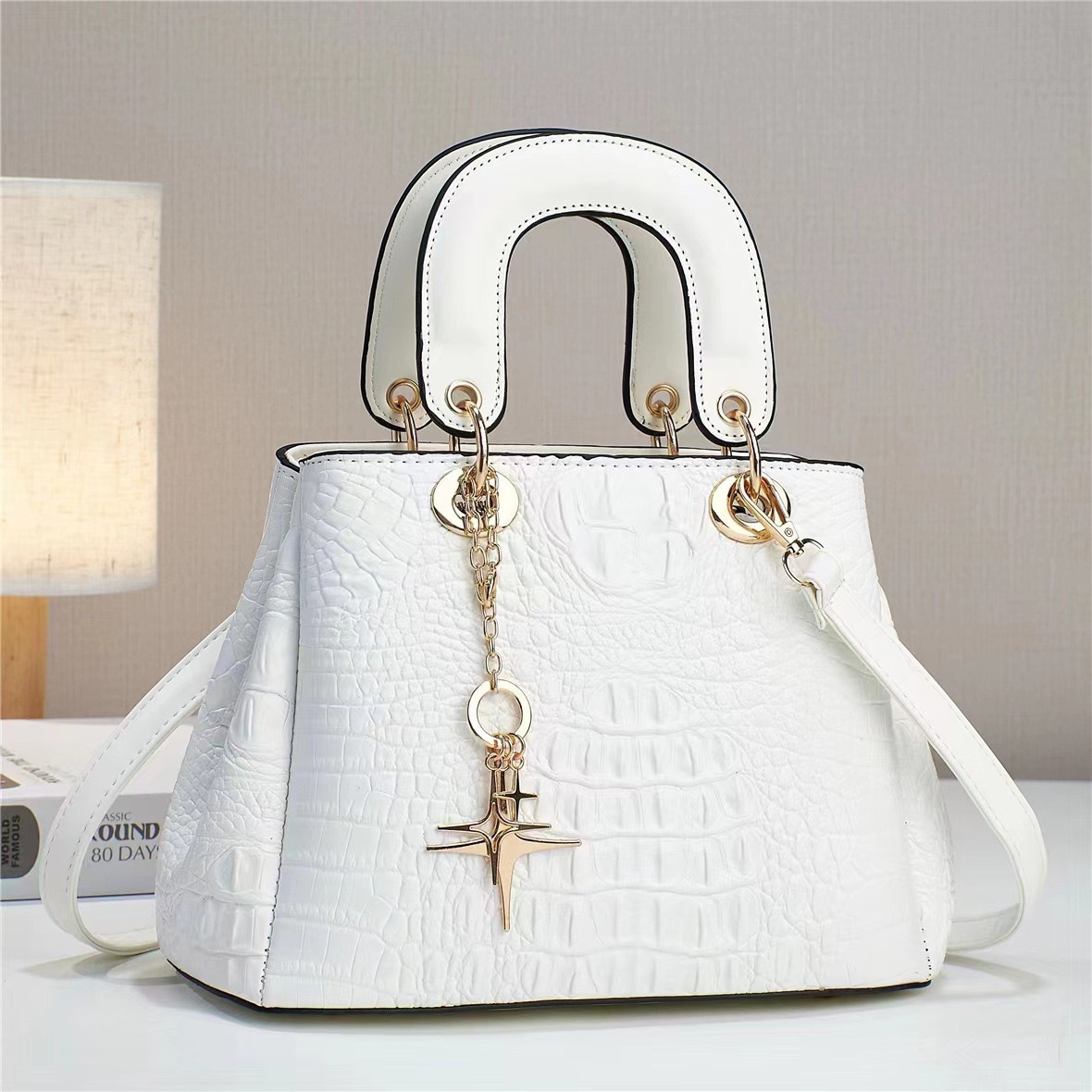 2024 New Mini Chanel-style crocodile pattern large-capacity, stylish, high-quality, single-shoulder crossbody, quality cross-border large bag Application Scenario