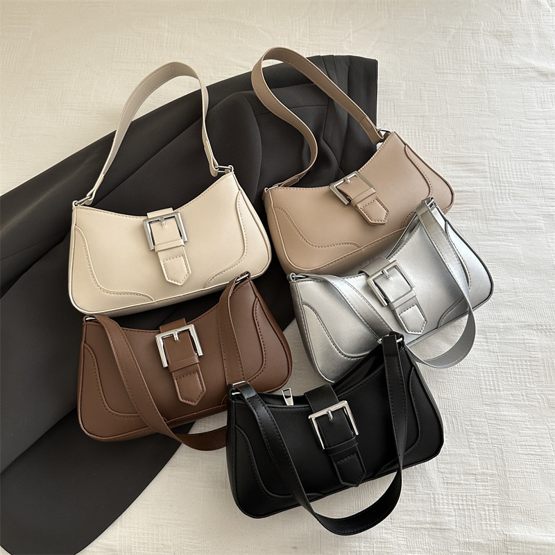 A new 2024 Korean-style Instagram trendy and simple hand-held dumpling bag for women, exuding a sense of high-end single-shoulder crossbody Application Scenario