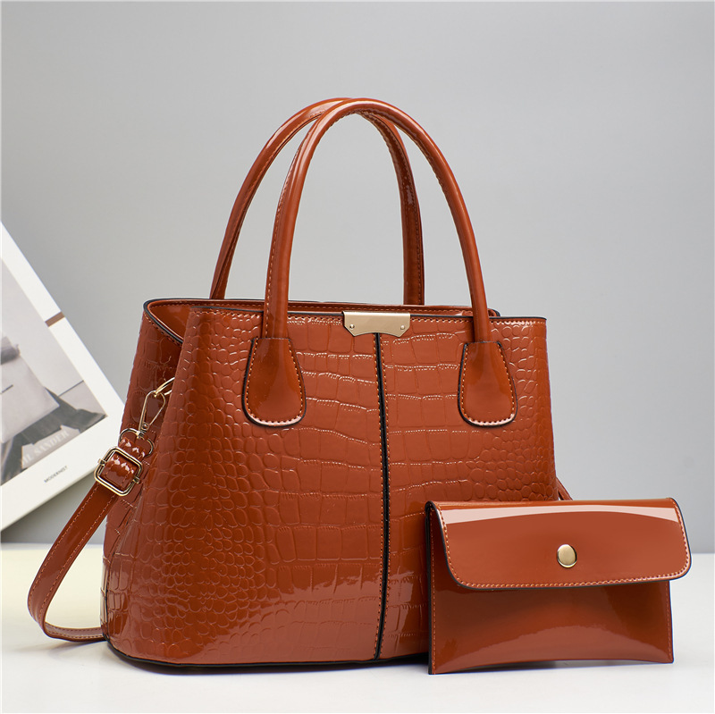 A fashionable crocodile-patterned single-shoulder crossbody bag for women, a cross-border bestseller, is a new autumn/winter 2024 handbag for women details Picture