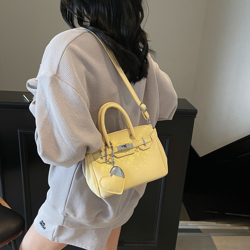 Cross-border Korean version high-end hand-held Kelly bag for women 2025 new trendy and fashionable commuting versatile single-shoulder crossbody bag details Picture