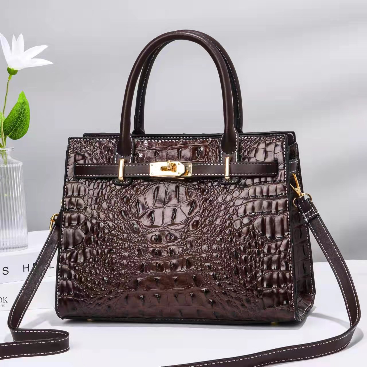 Genuine crocodile-patterned platinum women's bag 2024 new style European and American bag, fashionable and high-quality single-shoulder crossbody handbag wholesale details Picture