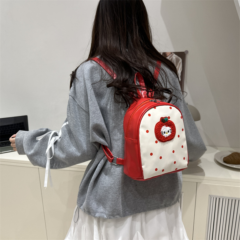 Girlish cat handbag, portable large-capacity cute backpack for women, new Spring 2025 crossbody bag Application Scenario