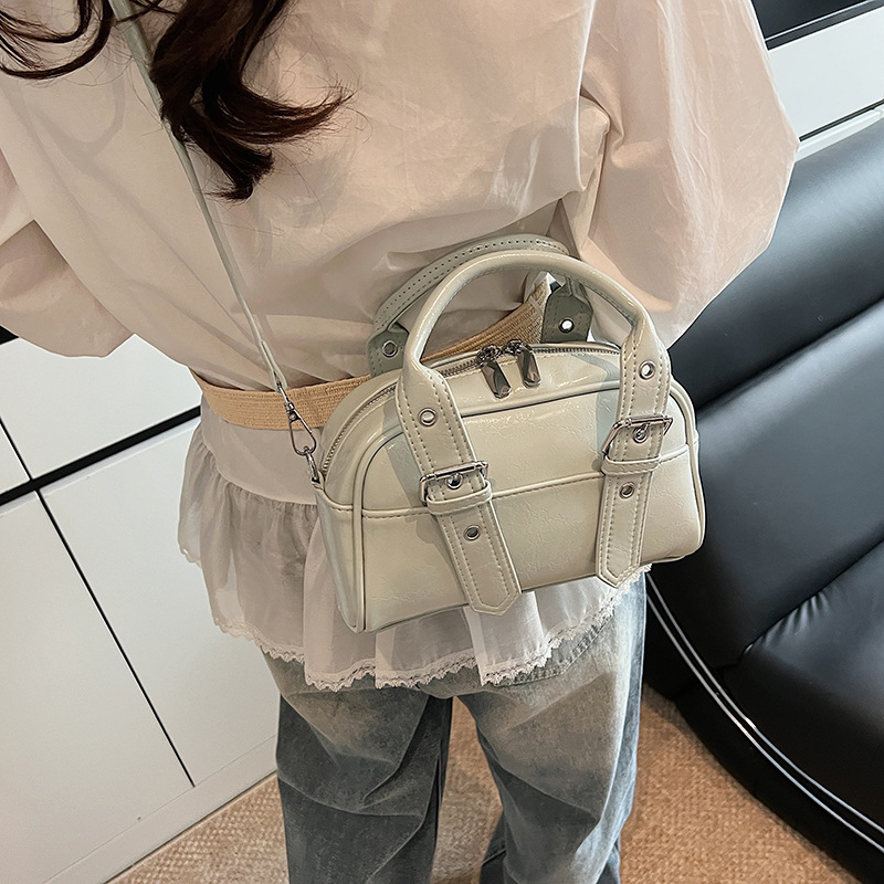 Ladies' 2025 new trendy Korean niche pillow bag, versatile ins single-shoulder crossbody bag details Picture