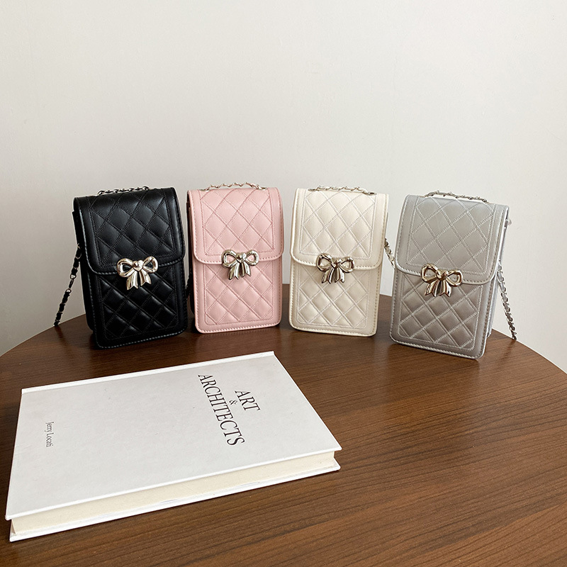 Mini mini bags for women's 2025 summer new fashion. This year, crossbody bags are in vogue. Versatile travel phone bags Application Scenario