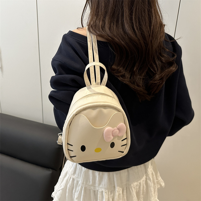 The 2025 new cross-border cute kitten backpack features a fashionable, high-quality, and niche design. It is a versatile and trendy single-shoulder crossbody bag Application Scenario