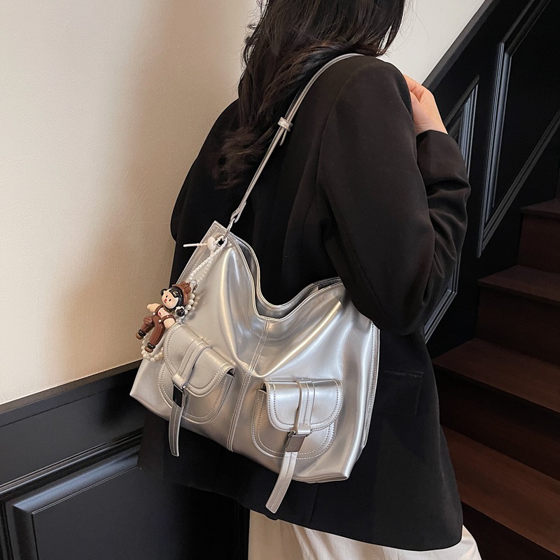 Fashionable and stylish large-capacity tote bag for women 2025 new style, trendy and elegant underarm bag, multi-pocket simple single-shoulder bag details Picture
