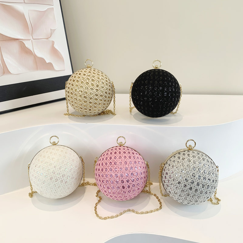 A new and trendy small round bag for the dinner party in 2024, a European and American fashion diamond-encrusted single-shoulder bag and a women's crossbody chain bag full figure