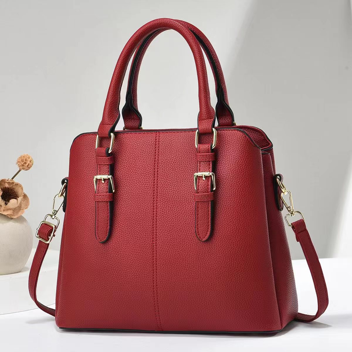 The 2023 new fashion single-shoulder bag, large-capacity tote bag, commuter three-layer handbag, and ladies' large bag Item Picture
