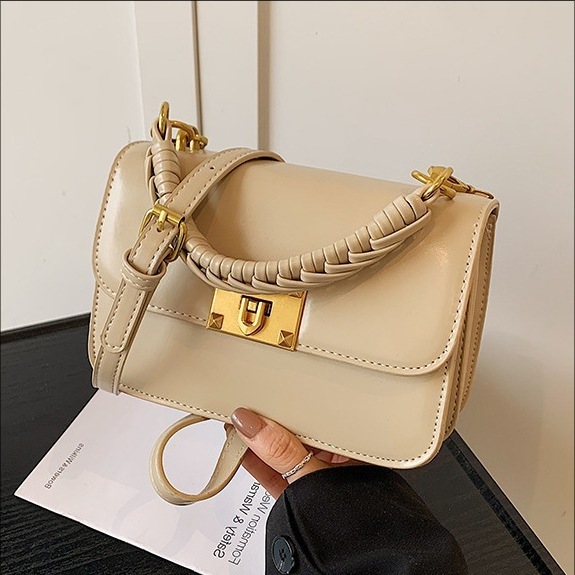 The 2025 new spring/Summer stylish and high-end hand-held small square bag is a trendy, stylish and versatile light luxury single-shoulder crossbody bag for women full figure