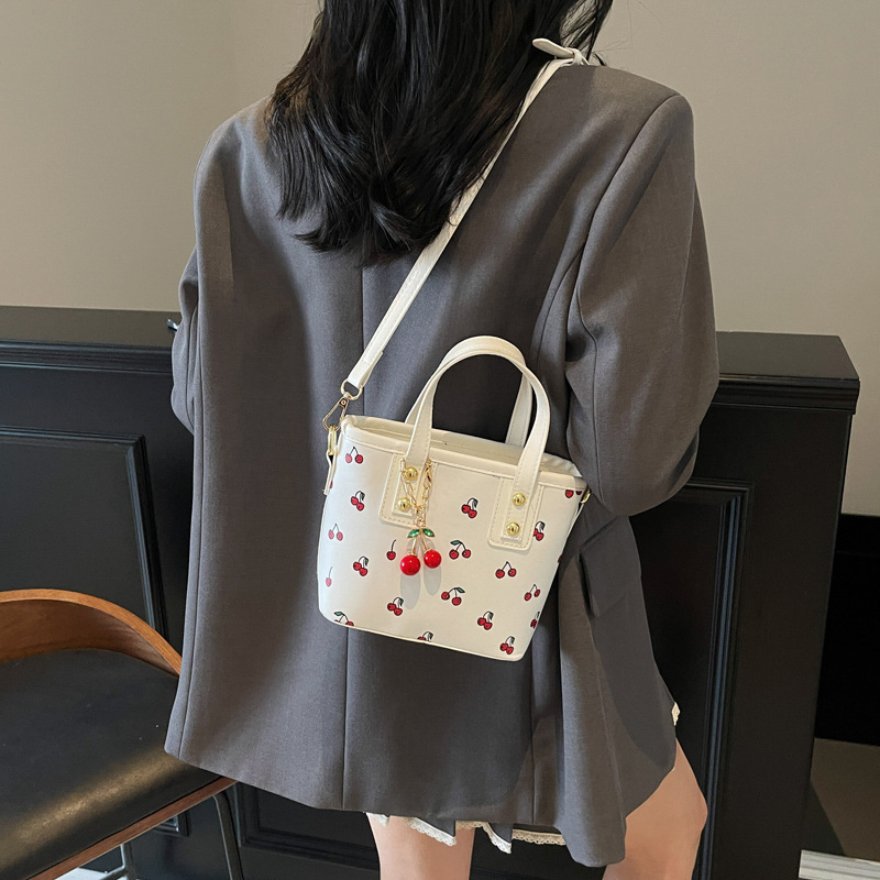 Cross-border 2025 New cherry hand-carry fashion bag, large capacity, cute commuting single-shoulder bucket bag details Picture