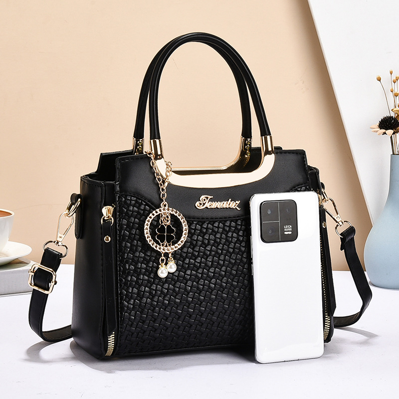 "2025 New style handbag for middle-aged women, fashionable and elegant, large-capacity crossbody bag for mom. details Picture