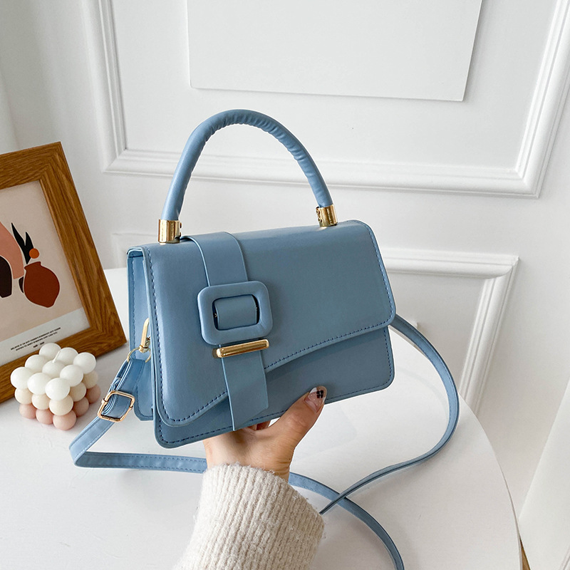 The new 2022 trendy crossbody handbag is a versatile and stylish Korean-style small square bag with a single shoulder texture full figure