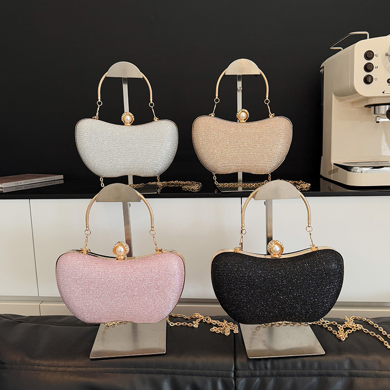 Fashionable and niche design chain bag handbag, 2025 new trendy bag, cute commuting single-shoulder crossbody bag Application Scenario
