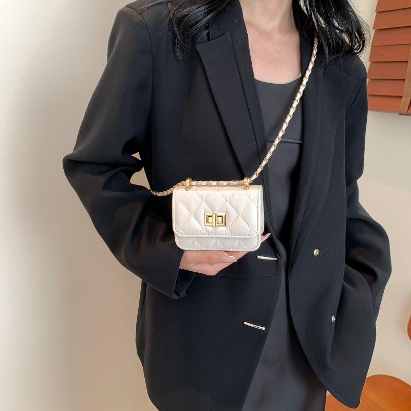 Cross-border diamond-shaped solid color chain small square bag 2024 new trendy and fashionable single-shoulder bag, simple and stylish crossbody women's bag details Picture