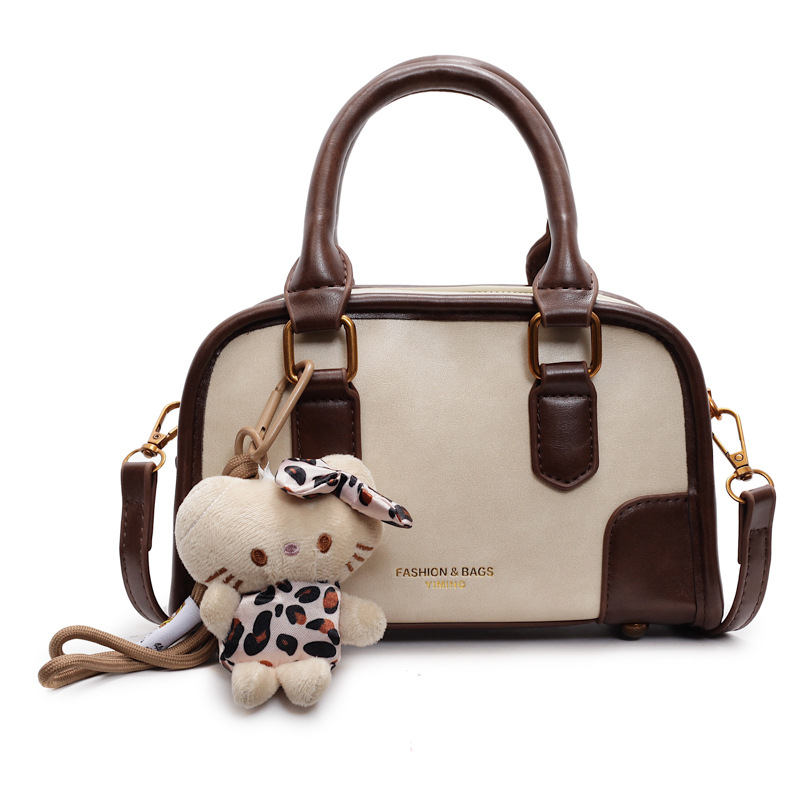 A new retro and casual square bag for women in 2025, featuring a simple and fashionable single-shoulder handbag from Maillard, a Korean brand Item Picture
