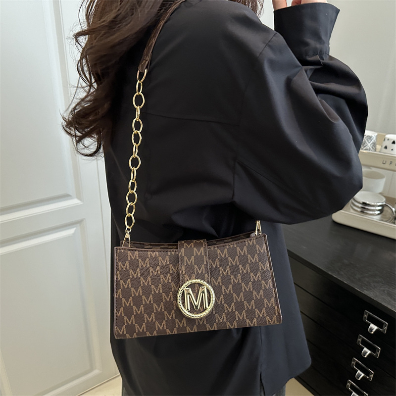 French niche underarm bag for women 2025 Spring/Summer new simple crossbody bag, retro and fashionable women's single-shoulder bag details Picture