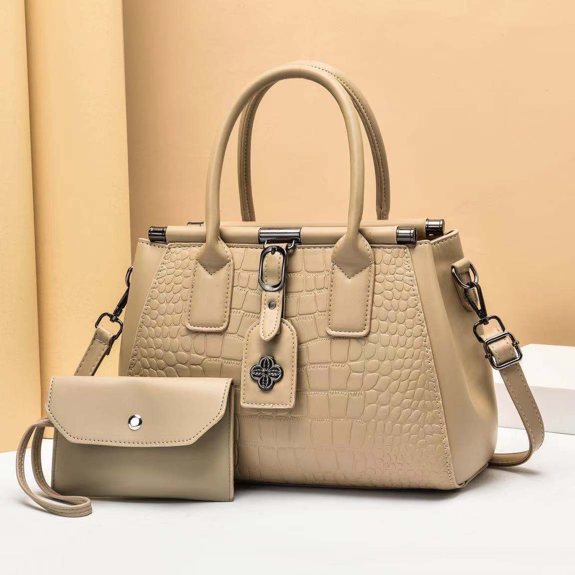 2022 New mother-and-child bag embossed solid color stylish texture women's bag, single-shoulder crossbody cross-border women's bag, export consignment Application Scenario